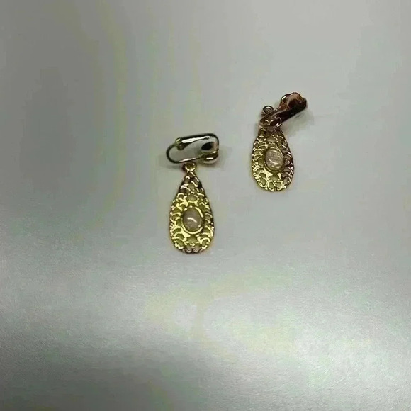 Elizabeth Farrell Jewelry - Vintage Elizabeth Farrell Gold Tone Drop Clip On Opal Earrings